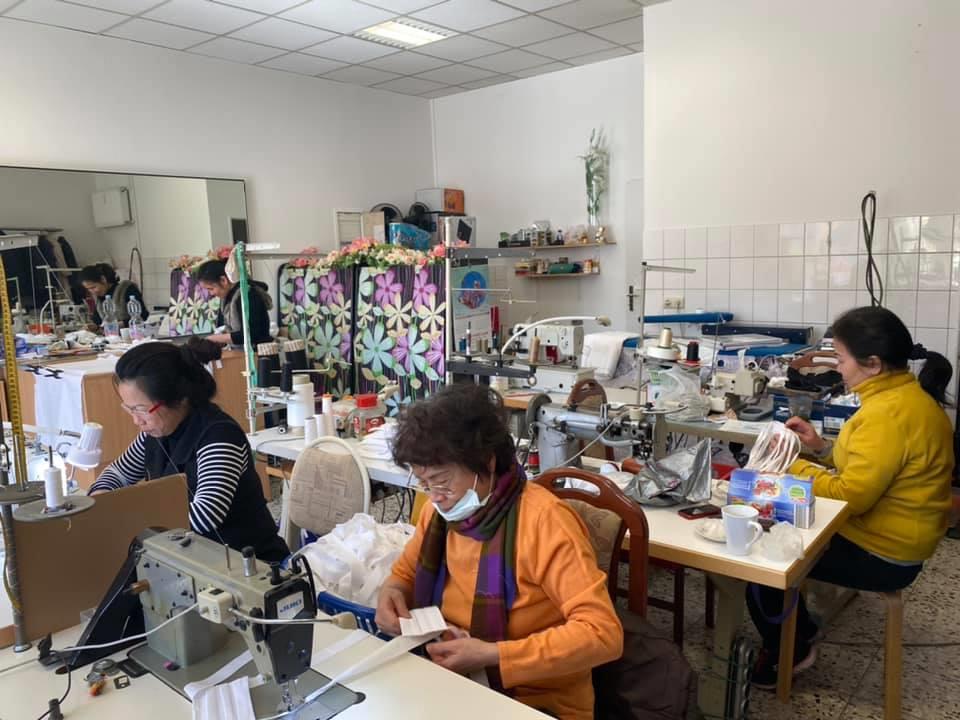 Cộng đồng người Việt tại Đức chung tay chống dịch Covid-19